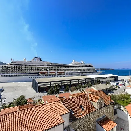 Lorelai アパート