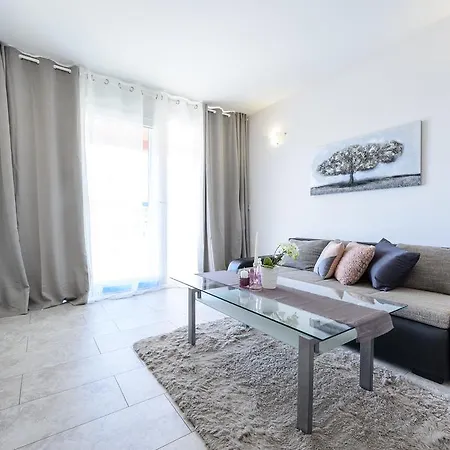 Lorelai アパート