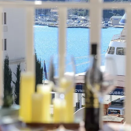 アパート Lorelai